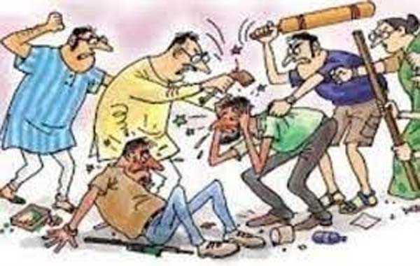 जौंनपुर में दो पक्षो के बीच बवाल, उपद्रवियों का पुलिस पर हमला, सीओ समेत आठ घायल